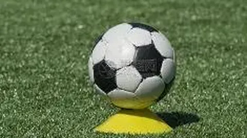 费兰头球破门，亚马尔助力，巴萨连胜佳绩，力压马竞领跑积分榜